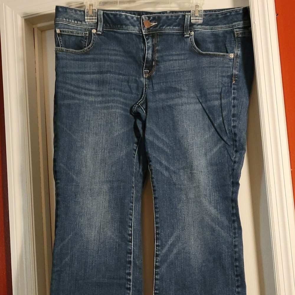 American Eagle slim body boot cut jeans Size 18 short